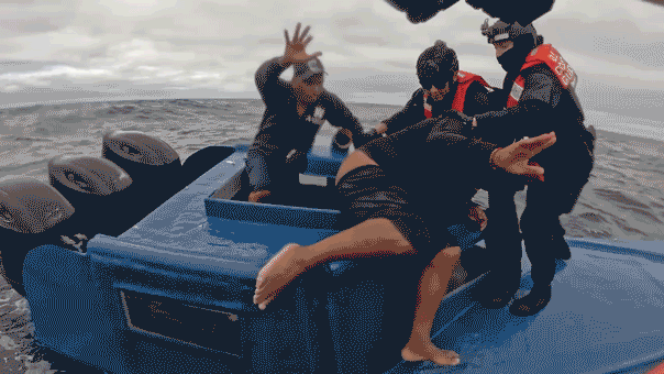 coast-guard-boat-drug-bust.gif