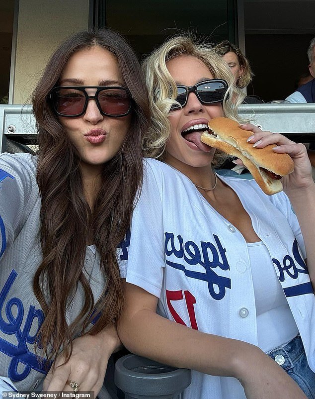 103417411-15239375-Sydney_Sweeney_enjoyed_the_LA_Dodgers_game_on_Tuesday_just_short-a-35_1761771726412.jpg