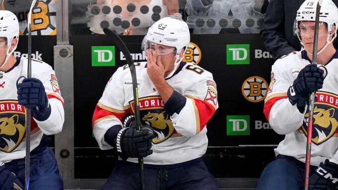 panthers-brad-marchand-cries-on-bench.jpg