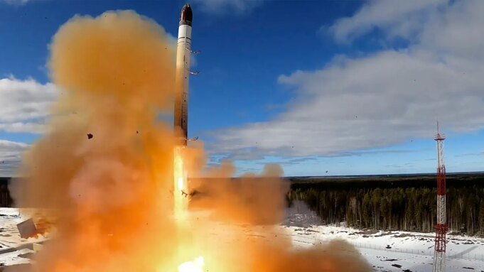 sarmat-missile-russia-1-east-2-west-news.jpg