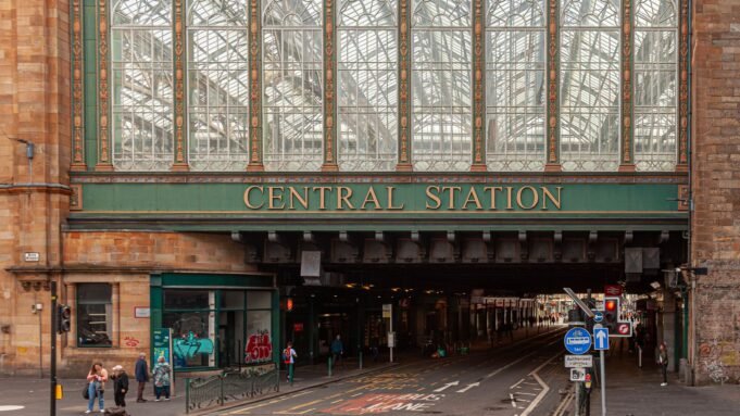 skynews-glasgow-scotland-central-station_7064297.jpg