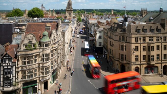 skynews-oxford-traffic-cit-centre_7065836.jpg