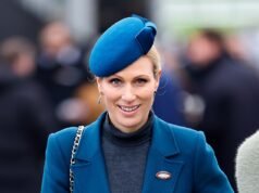 Zara Tindall ubiera się na niebiesko, by stawić czoła zimowej pogodzie w Cheltenham – wręczając szampana zwycięskiemu dżokejowi