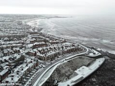 W Wielkiej Brytanii mrożące krew w żyłach temperatury -11°C po wejściu w życie licznych ostrzeżeń o oblodzeniu Met Office po tym, jak śnieg spowodował zamknięcie szkół i chaos w podróżowaniu