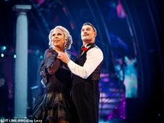 La Voix z Strictly Come Dancing przerywa milczenie na temat teorii spiskowych na temat tego, dlaczego NAPRAWDĘ wypadła z programu i dzieli się aktualizacjami dotyczącymi kontuzji w programie It Takes Two