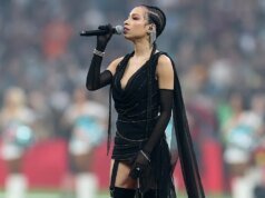 Piosenkarze hymnu narodowego NFL odpowiadają na reakcję związaną z przebieraniem się