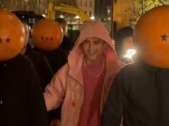 Timothée Chalamet w pop-upie „Marty Supreme” z gangiem nakryć głowy do ping-ponga, na wideo