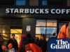 „Bunt czerwonego kubka”: strajkujący bariści Starbucks namawiają klientów, aby trzymali się z daleka | Starbucks
