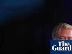 Z tekstów wynika, że Steve Bannon przez lata doradzał Jeffreyowi Epsteinowi, jak odbudować swoją reputację Steve’a Bannona