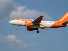 Lot EasyJet ogłasza awarię w powietrzu, gdy ratownicy medyczni pędzą na spotkanie samolotu | Wielka Brytania | Aktualności