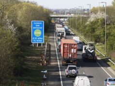 Oddano hołd „odważnemu” policjantowi, który zginął w tragicznym wypadku | Wielka Brytania | Aktualności