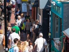 Tętniąca życiem główna ulica Wielkiej Brytanii w małym mieście pełnym niezależnych sklepów | Wielka Brytania | Aktualności