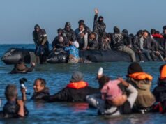 Dane pokazują, że liczba osób ubiegających się o azyl stanowi prawie połowę salda migracji w Wielkiej Brytanii | Wielka Brytania | Aktualności