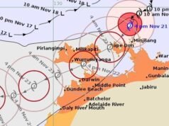 Cyklon tropikalny Fina nasila się i osiąga kategorię drugą w miarę zbliżania się do Darwina