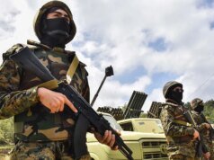 Hezbollah dozbraja się w Libanie, podczas gdy Izrael przeprowadza niemal codzienne ataki na granicy