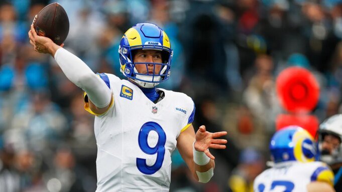 nfl-rams-matthew-stafford-113025-2.jpg