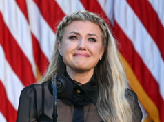 Erika Kirk dzieli się smutkiem i wdzięcznością podczas pierwszego Święta Dziękczynienia bez Charliego