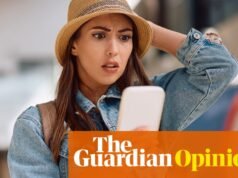 Pozwolić Donaldowi Trumpowi zajrzeć do mojego telefonu? Wolałbym zostać deportowany | Emmę Beddington