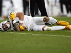 Christian Watson doznaje kontuzji klatki piersiowej w Packers-Broncos