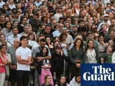 Pierwsza rzecz: Ojciec i syn rzekomo użyli licencjonowanej broni palnej w ataku terrorystycznym na plaży Bondi |