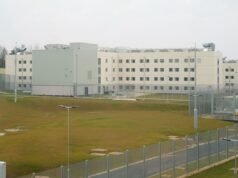 Funkcjonariusz więzienny miał romans z bandytą w więzieniu i przemycał narkotyki | Wielka Brytania | Aktualności