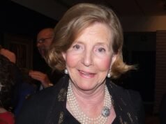 Dama dworu księżniczki Małgorzaty, Anne Glenconner, o tym, dlaczego nie żałuje, że zostaje ze swoim agresywnym mężem i jak przeżywa „czas swojego życia” w wieku 93 lat… w tym ze swoim wieloletnim przyjacielem, królem Karolem