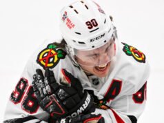 Blackhawks umieszczają Connora Bedarda w rezerwie z kontuzjami górnej części ciała