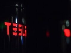 Dlaczego Michael Varley twierdzi, że Tesla jest „absurdalnie przewartościowana”