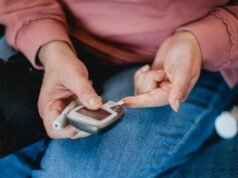 MIT opracowuje bezigłowy monitor glukozy wykorzystujący technologię świetlną