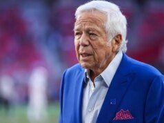 Patrioci oddają cześć ofiarom ataku terrorystycznego na Uniwersytecie Brown w Australii