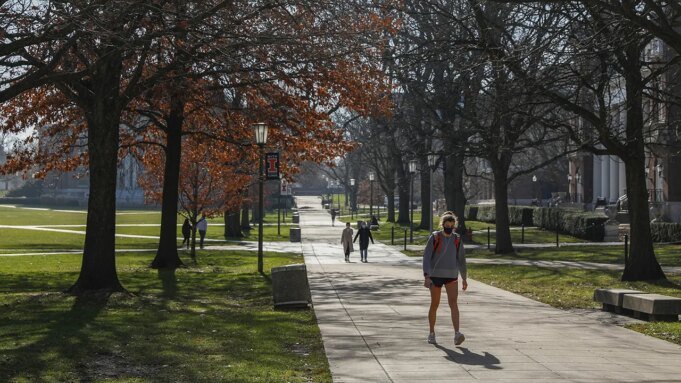 university-illinois-campus-students.jpg