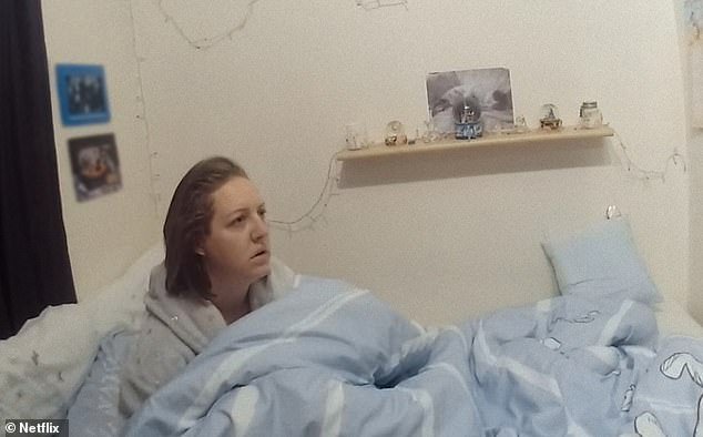 105734323-15487819-Lucy_Letby_in_bed_looking_bewildered_as_a_police_officer_explain-a-3_1769090891746.jpg