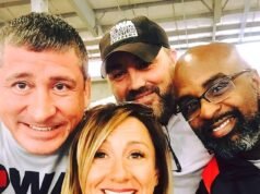 Policja twierdzi, że 47-letnia chrześcijanka została zamordowana przez adoptowanego syna, a następnie wrzucona do kosza na śmieci przed swoją rezydencją w Oklahomie