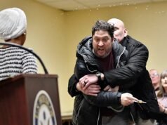 Brat mówi, że mężczyzna oskarżony o opryskiwanie Ilhana Omara przez lata nienawidził społeczności somalijskiej