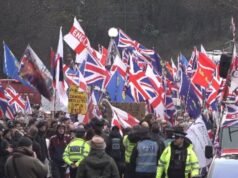 Protest migrantów z Crowborough NA ŻYWO: Ogromny tłum gromadzi się w obozie wojskowym, w którym przebywają osoby ubiegające się o azyl