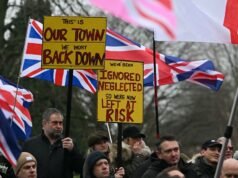 Wściekłość jako koszt podatników nadzorowania bazy wojskowej migrantów ujawniony na 5,5 miliona funtów | Wielka Brytania | Aktualności