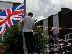 Rada usuwa flagi Unii zawieszone przez mieszkańców i obwinia za deszczową pogodę | Wielka Brytania | Aktualności
