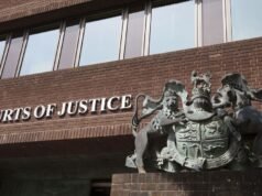 Afrykański migrant przed sądem zaprzecza, jakoby zgwałcił kobietę. Staje przed sądem | Wielka Brytania | Aktualności