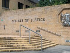 Nastoletni chłopcy „śmiali się”, gdy gwałcili „skamieniałą” 15-letnią dziewczynę w 90-minutowym horrorze | Wielka Brytania | Aktualności