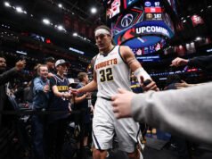 Według doniesień Aaron Gordon z drużyny Nuggets zostanie ponownie zbadany za 4–6 tygodni ze względu na pogłębiające się naciągnięcie prawego ścięgna podkolanowego