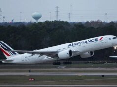 Obywatel Jordanii aresztowany po wejściu na pokład samolotu w Arizonie z nieprawidłowym biletem, co spowodowało ewakuację