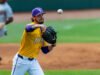 Jay Johnson rozmawia z Casanem Evansem z LSU baseball przed rokiem 2026
