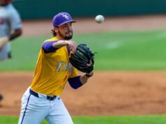 Jay Johnson rozmawia z Casanem Evansem z LSU baseball przed rokiem 2026