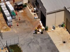 Ostrzeżenie o zagrożeniu Hazmat wydane dla Kardinya w Perth po wycieku substancji chemicznych zmuszającym pracowników i mieszkańców do wejścia do środka