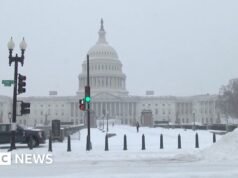 Zimowa burza ogarnia Stany Zjednoczone, a miliony ludzi stają w obliczu przerw w dostawie prądu i zakłóceń