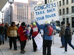 Kibice NBA rozpoczynają protest przeciwko ICE podczas meczu T’Wolves-Warriors