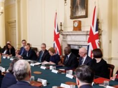 Ministrowie wyszli ze łzami w oczach, gdy Mala Tribich, która przeżyła Holokaust, wygłasza przemówienie pod numerem 10 | Wiadomości z Wielkiej Brytanii