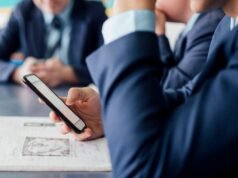 Szkoły powinny być pozbawione telefonów przez cały dzień, mówi nauczycielom sekretarz edukacji | Wiadomości z Wielkiej Brytanii