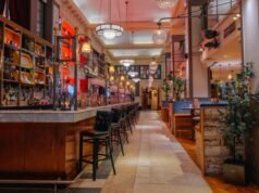 Prawie 600 stanowisk pracy utraconych, ale wiele z nich uratowanych, gdy właściciel Revolution wchodzi do administracji | Wiadomości o pieniądzach