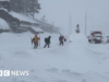 Jak ratownicy spieszyli się, aby dotrzeć do narciarzy dotkniętych lawiną w Kalifornii